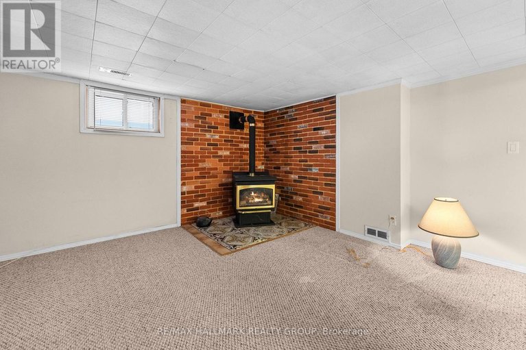 29657775/2075-neepawa-avenue/carlingwood/ottawa/ontario/K2A3L7_35