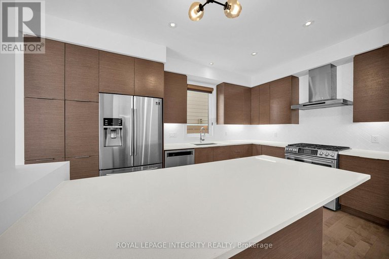 29234457/899-ralph-hennessy-avenue/riverside-southgloucester-glen/ottawa/ontario/K1X0B1_17