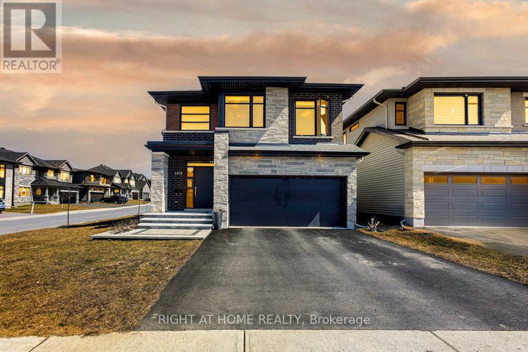 28163339/4511-kelly-farm-drive/blossom-parkkemp-parkfindlay-creek/ottawa/ontario/K1X0E7_2