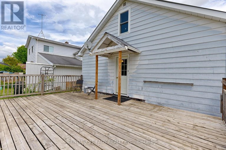 28505414/424-moore-street/renfrew/renfrew/ontario/K7V1L9_17