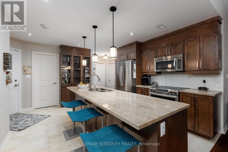 28579915/7-70-prestige-circle/chatelaine-village/ottawa/ontario/K4A0Y1_13