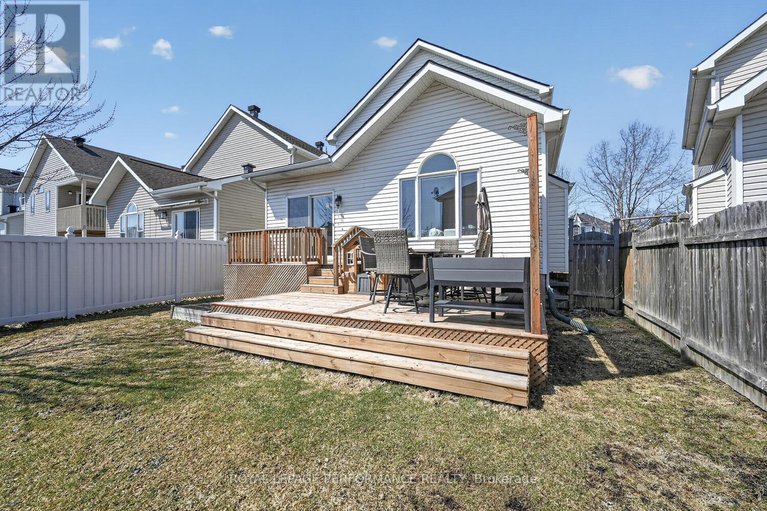 29661849/1665-frenette-street/fallingbrookgardenway-south/ottawa/ontario/K4A4L4_48