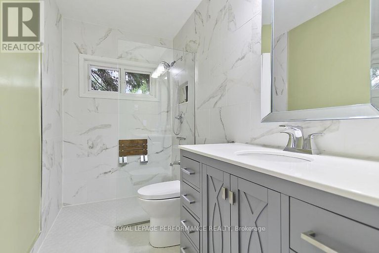 28628194/141-abbotsford-road/glencairnhazeldean/ottawa/ontario/K2L1C6_19