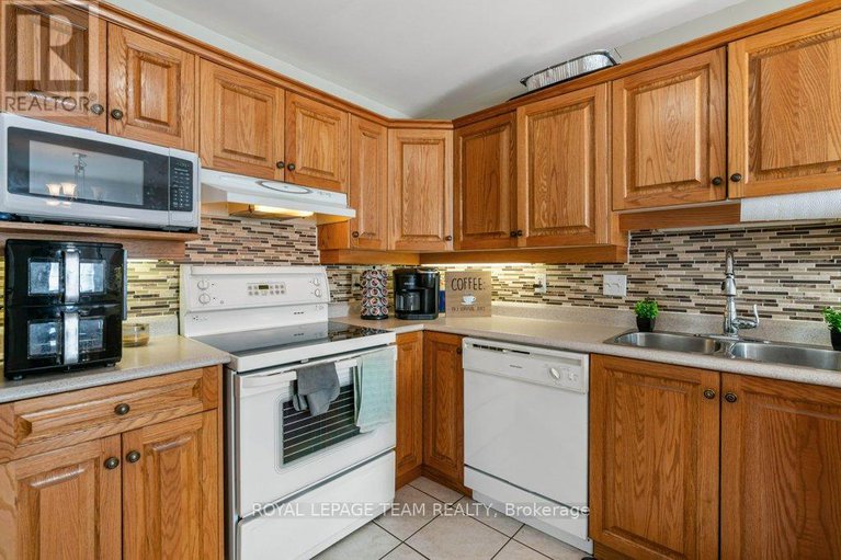 29275894/537-victoria-street/winchester/north-dundas/ontario/K0C2K0_8