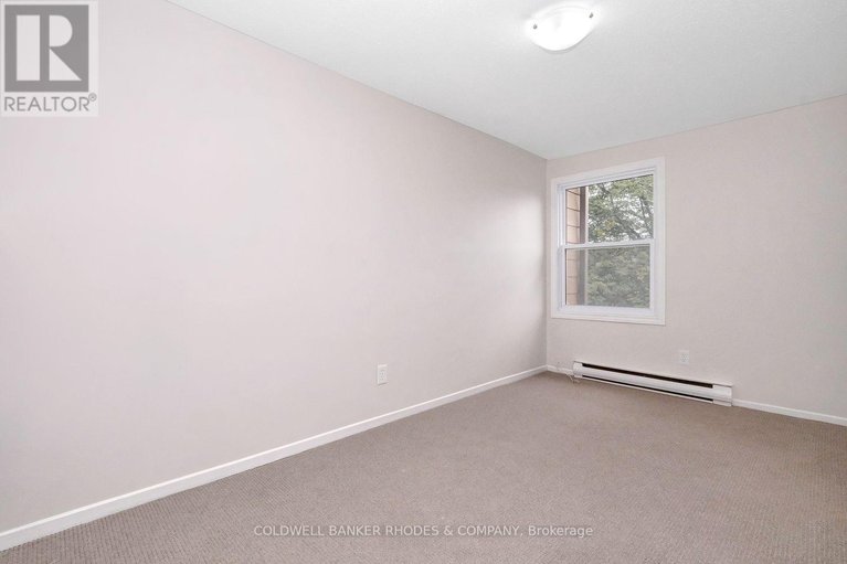 29445571/2098-eric-crescent/pineview/ottawa/ontario/K1B4P4_20