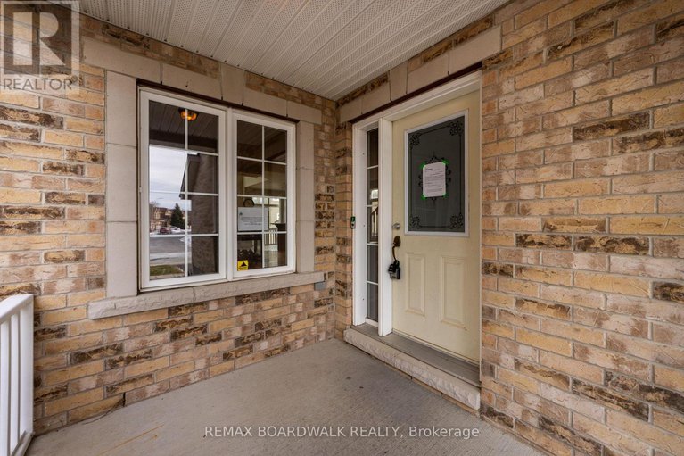 29202153/5090-north-bluff-drive/riverside-southgloucester-glen/ottawa/ontario/K1V2K2_4