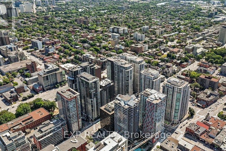 28749894/2505-242-rideau-street/sandy-hill/ottawa/ontario/K1N0B7_38