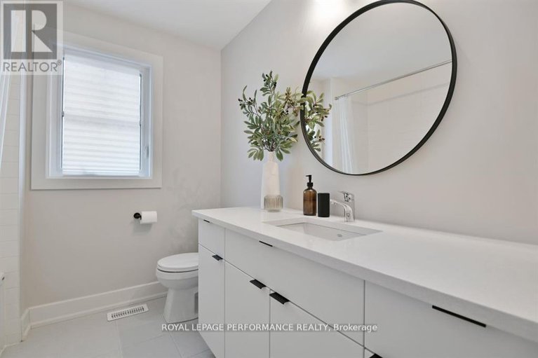 28479504/713-cap-diamant-way/camelot/ottawa/ontario/K4A1J6_19