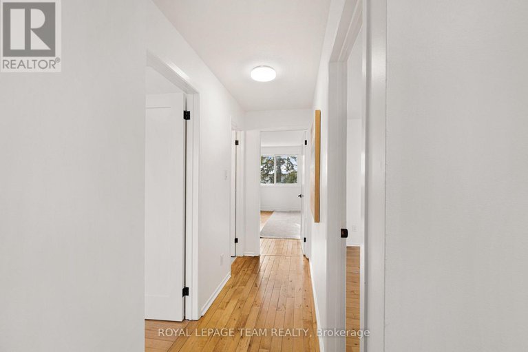 29367437/8-homestead-street/borden-farmstewart-farmcarleton-heightsparkwood-hills/ottawa/ontario/K2E7N8_24