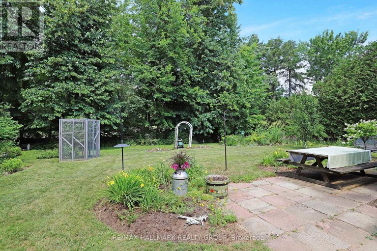 28588248/1307-fairway-drive/manotick-east-to-manotick-station/ottawa/ontario/K4M1B3_25