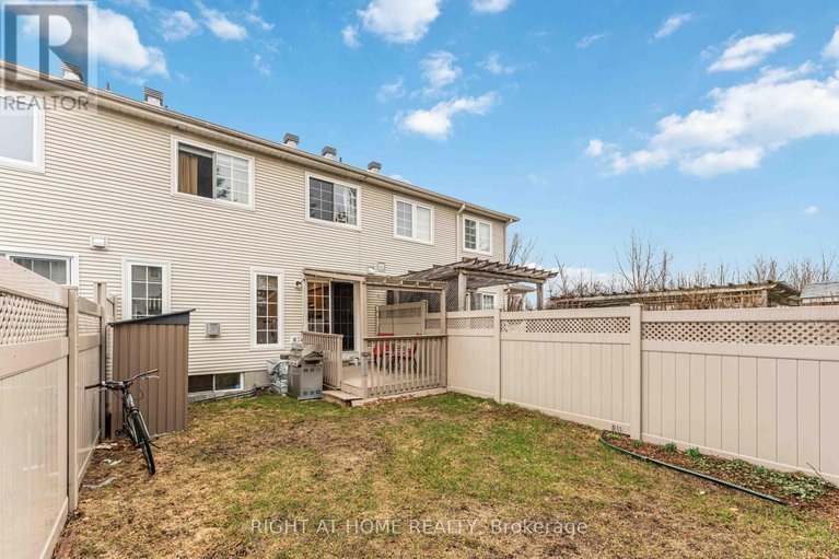 29594406/52-fieldberry-private/stonebridge/ottawa/ontario/K2J5E8_29