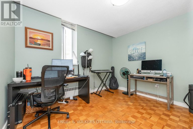 28339267/8-1356-meadowlands-drive-e/borden-farmstewart-farmcarleton-heightsparkwood-hills/ottawa/ontario/K2E6K6_17