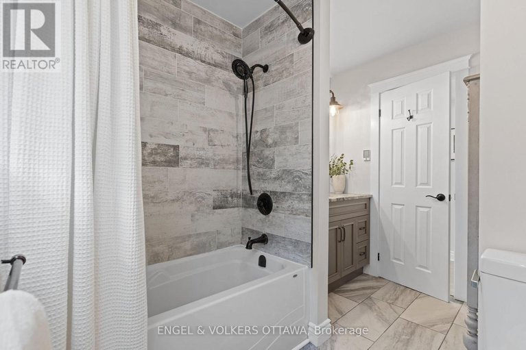 29058958/3293-warner-way/osgoode/ottawa/ontario/K0A2W0_29