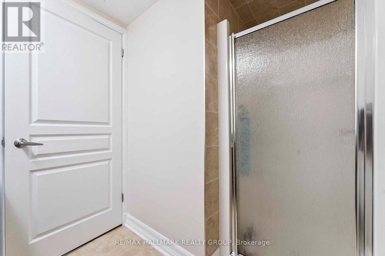 28623429/204-200-besserer-street/sandy-hill/ottawa/ontario/K1N0A7_21