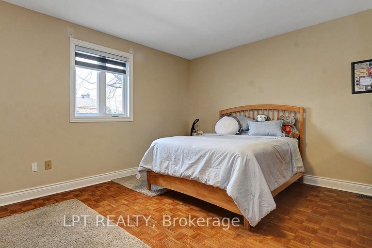 29603325/624-pleasant-park-road/playfair-park/ottawa/ontario/K1H5N5_39