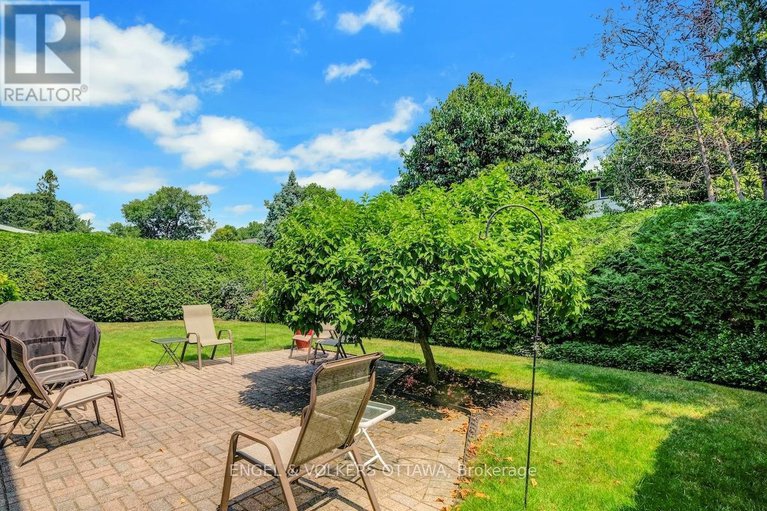 28906632/15-dickson-street/bruce-farmgraham-parkqualicumbellands/ottawa/ontario/K2H7H6_44