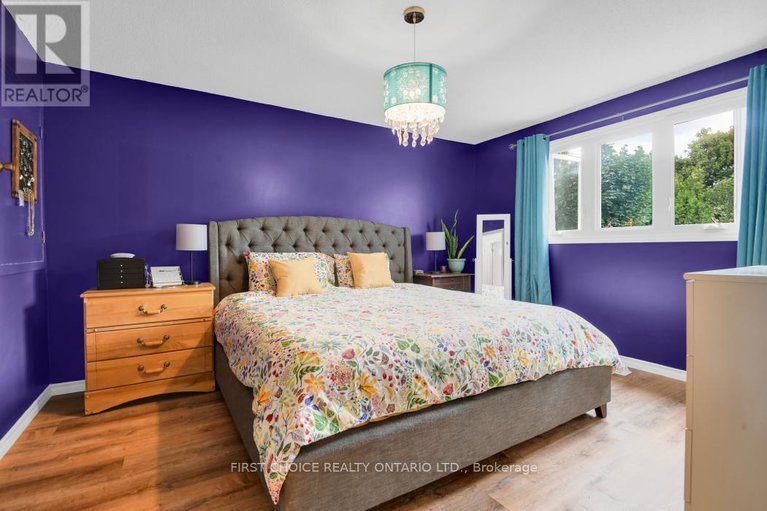 28184849/44-oberon-street/westcliffe-estates/ottawa/ontario/K2H7X8_19