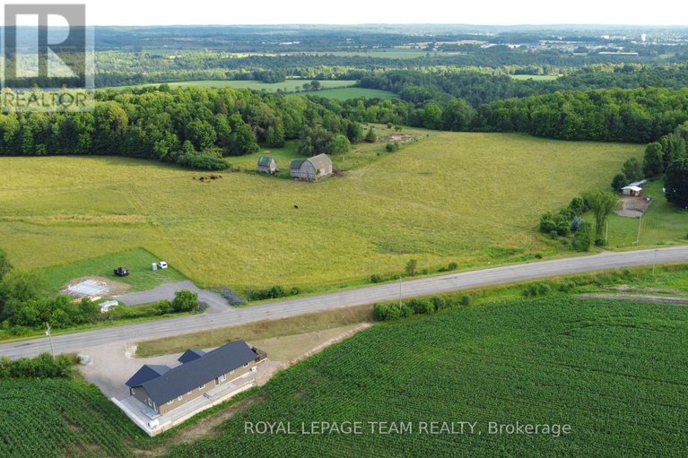 28622757/1016-castleford-road/horton-twp/horton/ontario/K7V3Z8_37