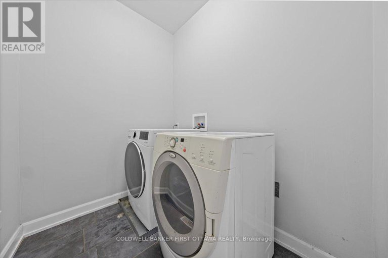 28927561/562-queen-mary-street/overbrookcastle-heights/ottawa/ontario/K1K1W1_16