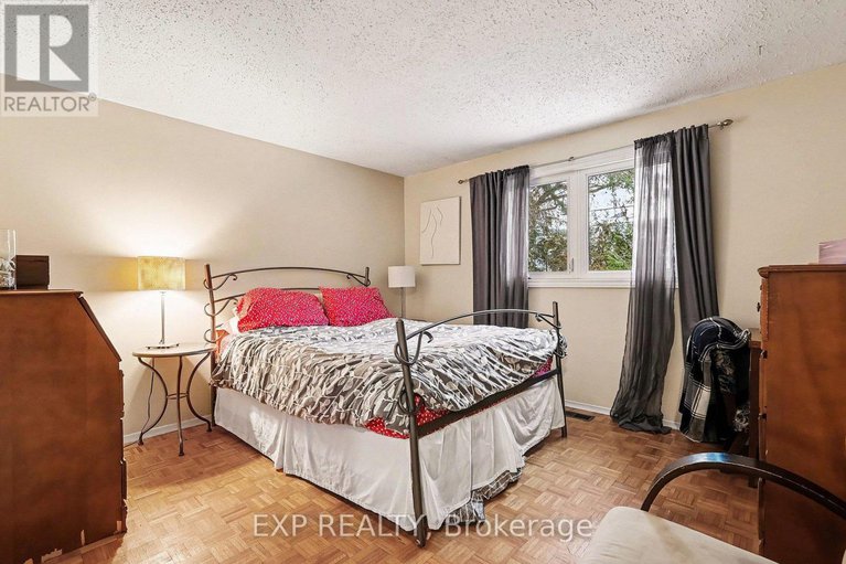 29270585/15-wedgewood-crescent/blackburn-hamlet/ottawa/ontario/K1B4B5_12