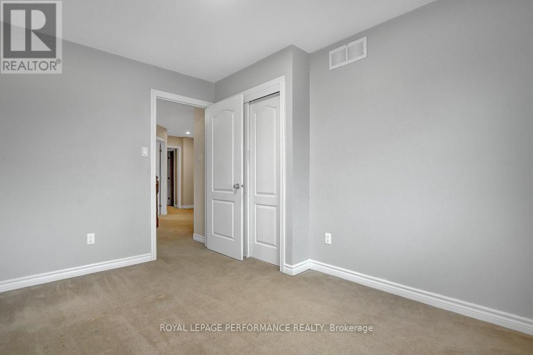 29033404/880-white-alder-avenue/blossom-parkkemp-parkfindlay-creek/ottawa/ontario/K1T0H4_24