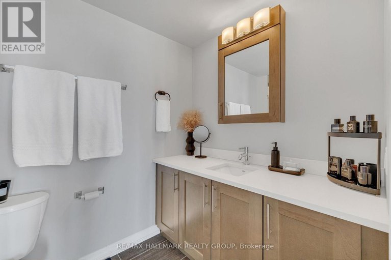 28515144/2301-195-besserer-street/sandy-hill/ottawa/ontario/K1N0B6_24