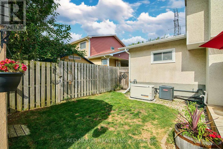 29375866/110-woodfield-drive/tanglewood/ottawa/ontario/K2G0A3_32