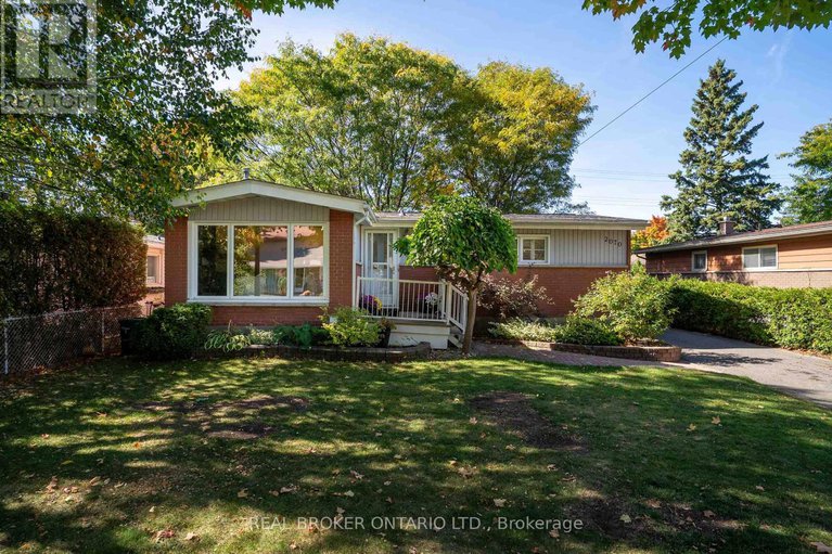 28961795/2070-cornish-street/elmvale-acresurbandale/ottawa/ontario/K1G2R8_1