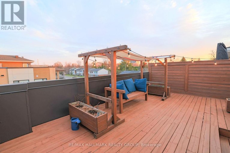 29664697/55-cherry-blossom-private-private-w/redwood-park/ottawa/ontario/K2H0C4_22