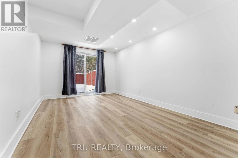 29378273/37-riverbank-court/stittsville-central/ottawa/ontario/K2S1V7_23