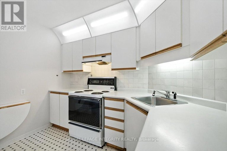 28800164/17-columbus-avenue/overbrook/ottawa/ontario/K1K1R2_16