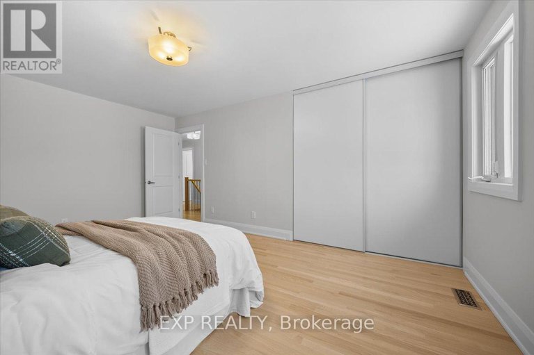 29294454/18-ivylea-street/craig-henrywoodvale/ottawa/ontario/K2G4X5_25