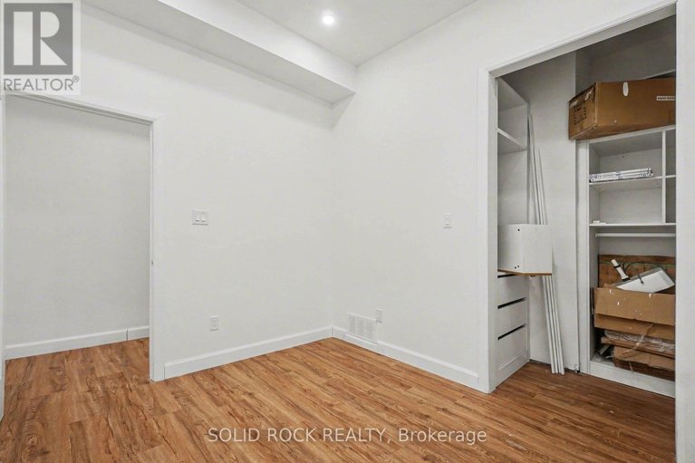 29669928/828-alpine-avenue/queensway-terrace-north/ottawa/ontario/K2B5R6_28