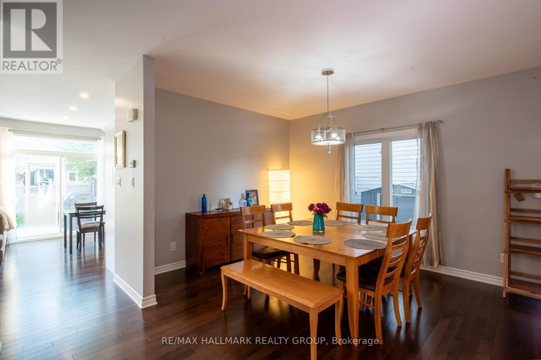 28553250/217-fountainhead-drive/mer-bleuebradley-estatesanderson-park/ottawa/ontario/K1W0C2_11