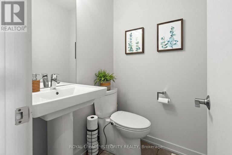 29460827/110-larimar-circle/riverside-southgloucester-glen/ottawa/ontario/K1X0B6_5