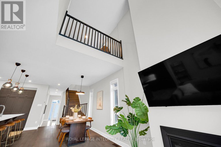 29227761/1078-lunar-glow-crescent/riverside-southgloucester-glen/ottawa/ontario/K4M0J8_24