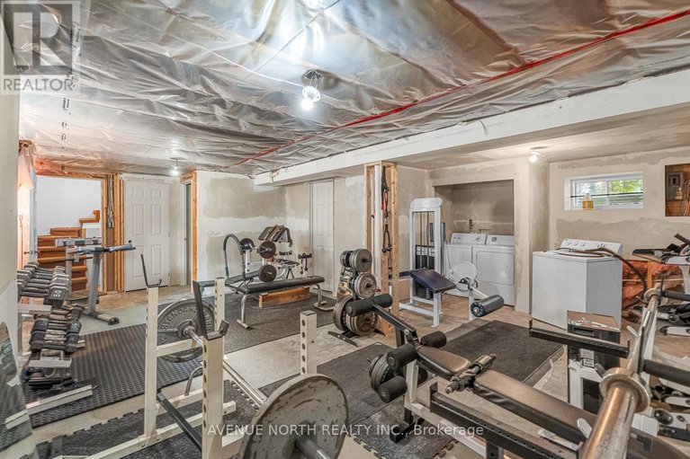 29409950/1210-erie-avenue/ridgemont/ottawa/ontario/K1V6G6_18