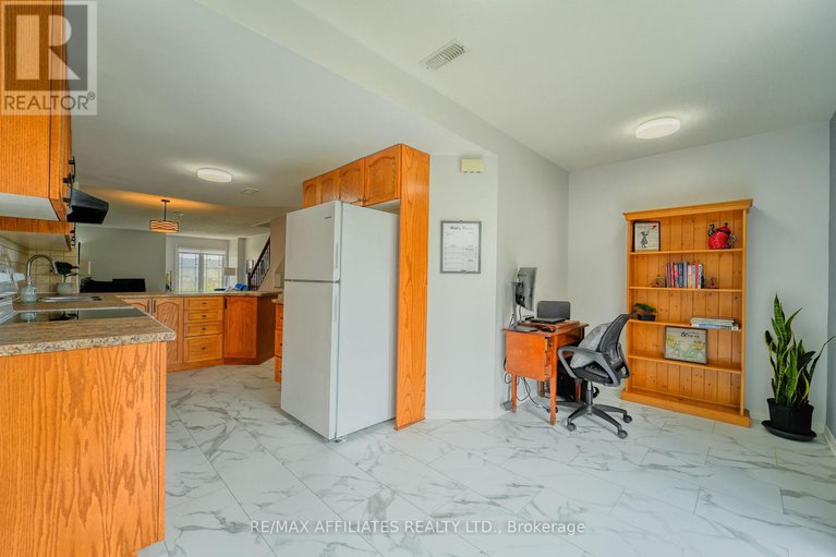 28288908/318-crownridge-drive-n/emerald-meadowstrailwest/ottawa/ontario/K2M3A5_9