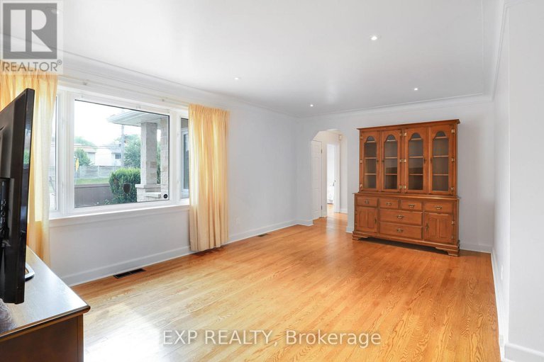 28625166/1382-fisher-avenue/city-viewskylinefisher-heightsparkwood-hills/ottawa/ontario/K2C1X1_8