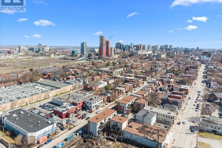 29654536/g-154-spruce-street/west-centre-town/ottawa/ontario/K1R6P2_35