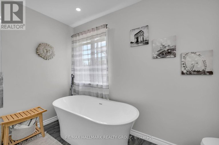 28476381/4136-wolfe-point-way/riverside-southgloucester-glen/ottawa/ontario/K1V1P4_26