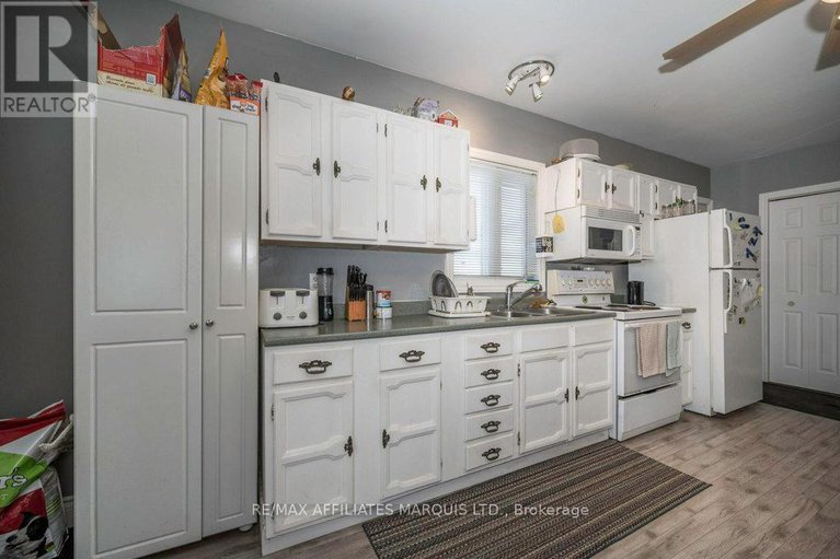 28585218/25-church-street/moose-creek/north-stormont/ontario/K0C1W0_8