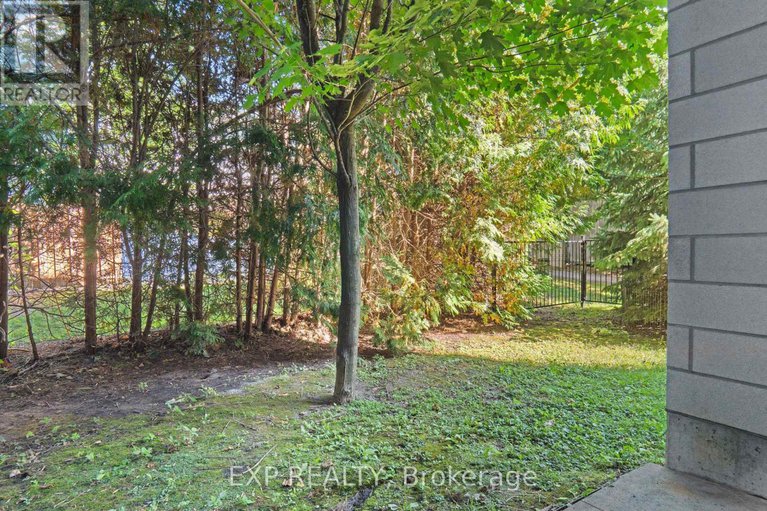 29099861/108-2785-baseline-road/redwood-park/ottawa/ontario/K2H0B7_17