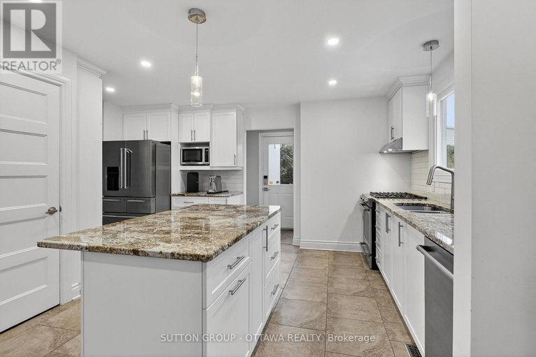 29128256/25-southpark-drive/blackburn-hamlet/ottawa/ontario/K1B3B8_9