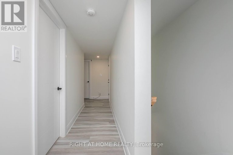 28363537/1558-62-baseline-road/meadowlandsst-claire-gardens/ottawa/ontario/K2C0B3_8