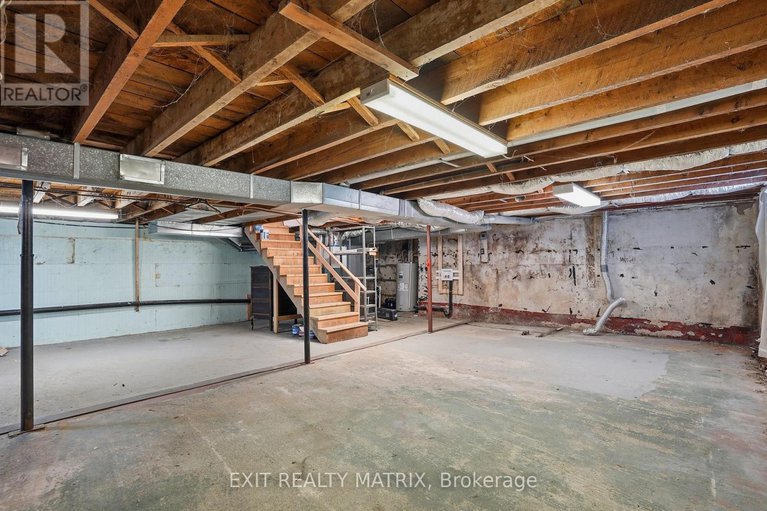 29373257/5811-highway-34-road/vankleek-hill/champlain/ontario/K0B1R0_22