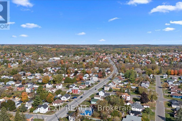 29246860/377-lisgar-avenue/renfrew/renfrew/ontario/K7V3N3_30