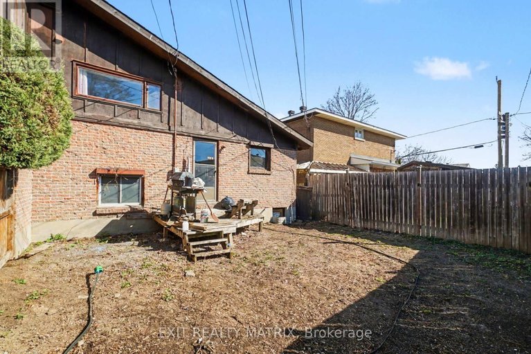 29680683/1864-lenester-avenue/mckellar-heightsglabar-park/ottawa/ontario/K2A3W8_30