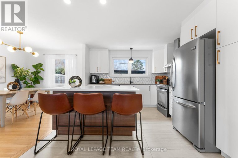 29147557/62-crystal-beach-drive/crystal-beach/ottawa/ontario/K2H5N1_17