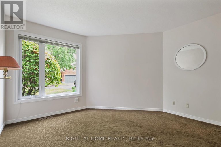28746004/40-kettering-private/hunt-clubwestern-community/ottawa/ontario/K1V0X8_15